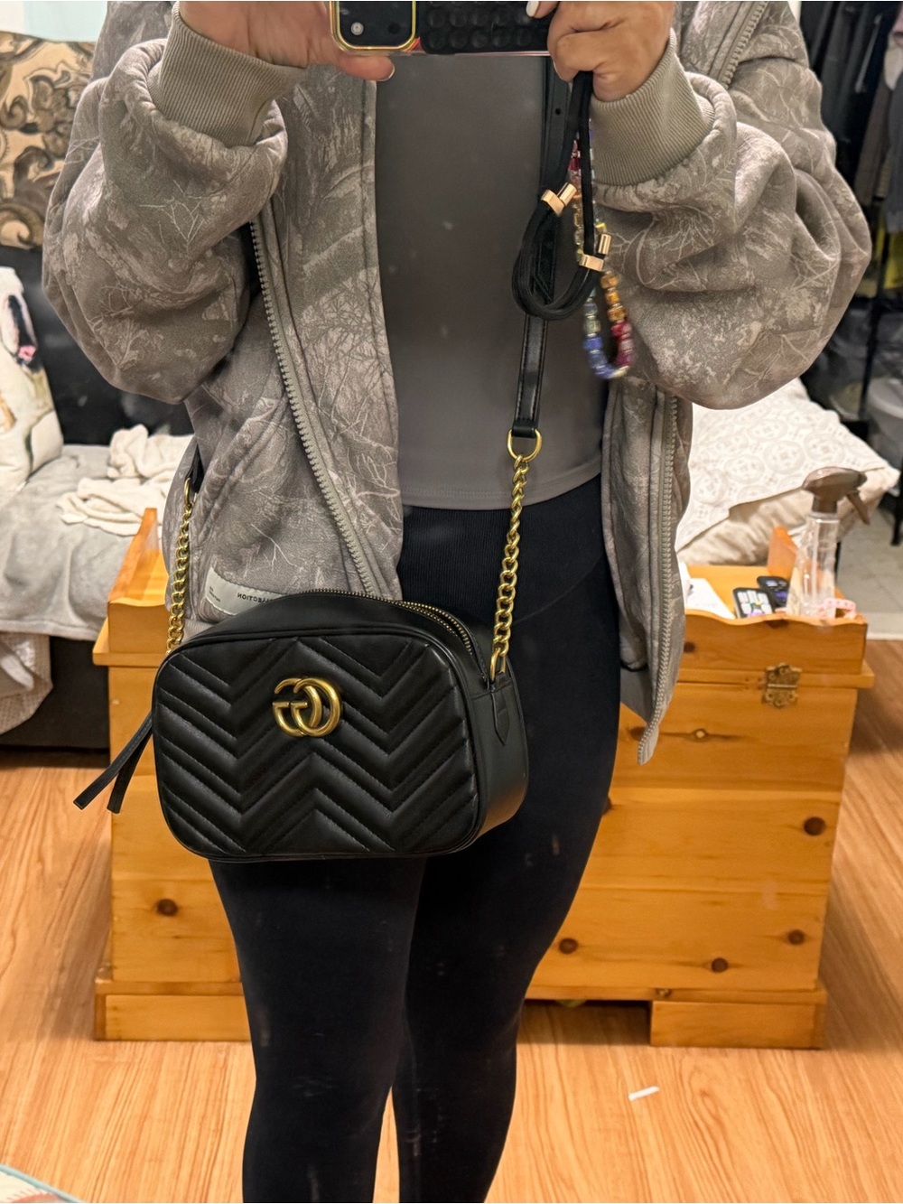 Fashion inspired Black Chevron Crossbody Bag with Gold Double-G - Picture 9 of 16